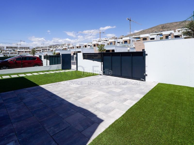Foto d250ae63-0dd2-4b16-84d2-86f5902e248e. Casa amb aparcament a balcón de Finestrat-terra marina Finestrat