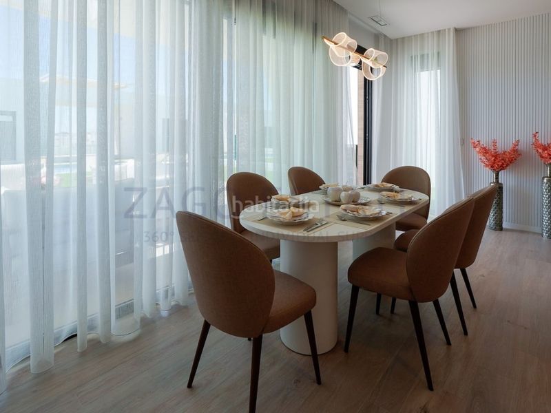 Foto e0a1bacb-3cb9-4879-93be-639e3538f9b5. Casa amb aparcament a balcón de Finestrat-terra marina Finestrat
