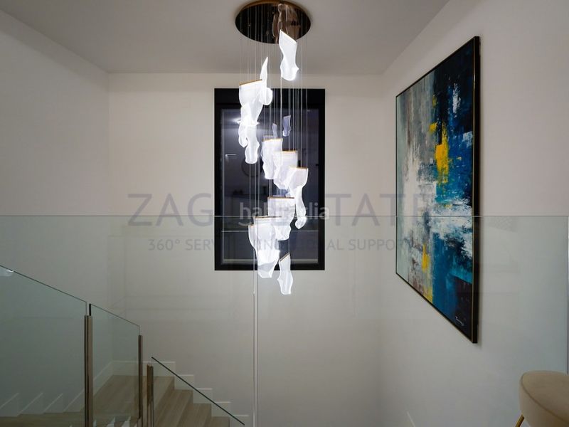 Foto fe8df0dd-33df-47b2-bfd3-cc4af514325c. Casa amb aparcament a balcón de Finestrat-terra marina Finestrat