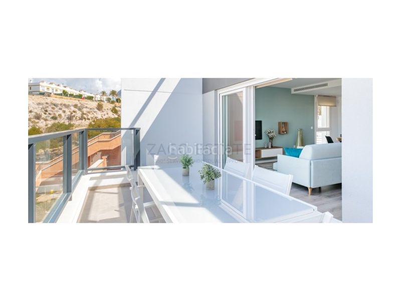 Foto 12a8b730-de8d-425c-8b67-d509a468f9a1. Casa adossada amb aparcament a balcón de Finestrat-terra marina Finestrat