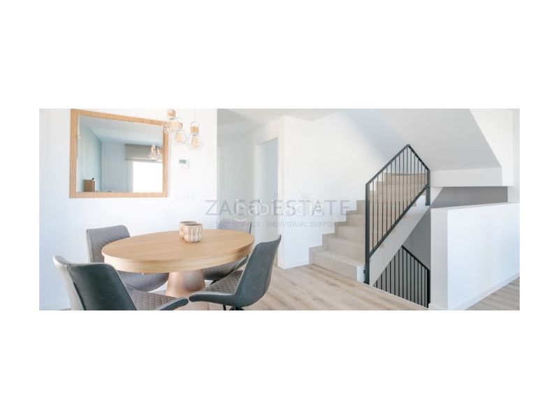Foto adbe78ad-8689-4857-bb03-b606e06e2848. Casa adossada amb aparcament a balcón de Finestrat-terra marina Finestrat