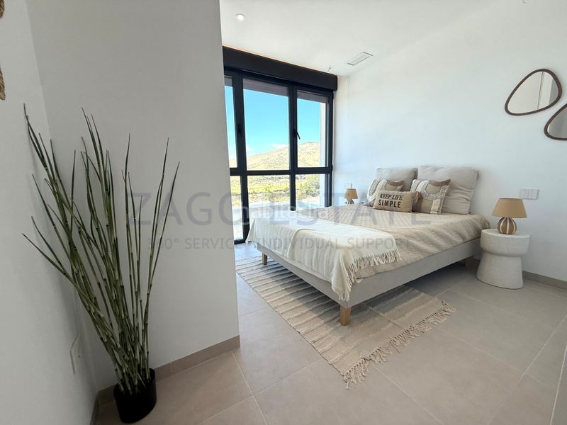 Foto c628cb6a-3b45-4c3c-85ae-3c88a5b3cc41. Casa amb aparcament a balcón de Finestrat-terra marina Finestrat
