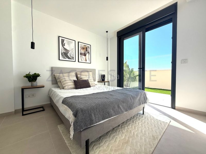 Foto e5d7525d-b92f-46b7-8e9c-6a0c1018e6f5. Casa amb aparcament a balcón de Finestrat-terra marina Finestrat