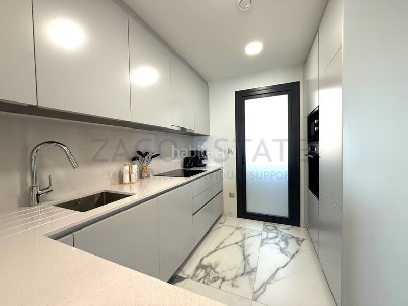 Foto e274e38b-74bd-4a49-9baa-7cefbeee1cdd. Pis amb aparcament a Playa Poniente Benidorm