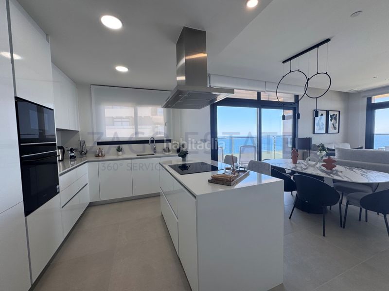 Foto c854c8ab-7a66-4be0-a4fa-cfad1b2a5c66. Flat with parking in Playa Poniente Benidorm