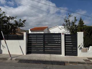 Chalet in Calle serra montcabrer 1. Chalet independiente, reformado a estrenar en la nucia! terraza,