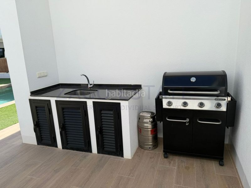 Foto a0f52f48-9be2-4b32-a1a4-40c44fc95537. Affitto casa con parcheggio in balcón de Finestrat-terra marina Finestrat