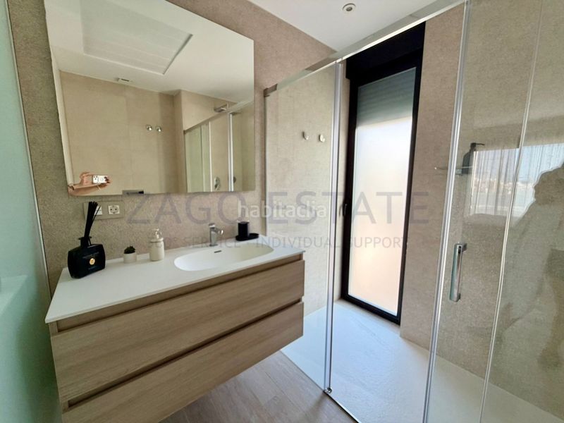 Foto aba40213-2c8a-4d57-a01d-dad6376d6bd7. Affitto casa con parcheggio in balcón de Finestrat-terra marina Finestrat