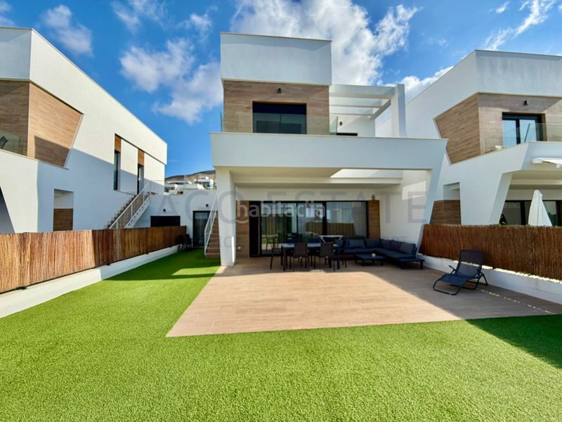 Foto b7a7476d-272b-4503-a18c-c76e92fd3ed5. Affitto casa con parcheggio in balcón de Finestrat-terra marina Finestrat