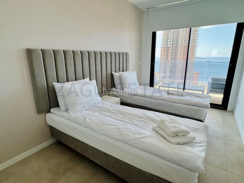 Foto c5b2edcf-8392-4133-a639-5a05e8a77ba9. Pis a avenida moralet 10 a Playa Poniente Benidorm