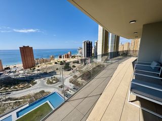 Pis a Avenida moralet 10. Venta piso con vistas panorámicas en benidorm
