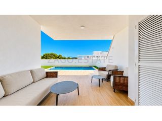 Pis  Calle cuba de. Magnífico apartamento en planta baja con jardín y piscina privad