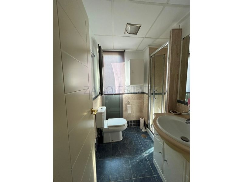 Foto 0c6aa284-aaac-49c6-8a2d-c10cc42ab467. Rent flat in calle presidente adolfo suarez 20 in Benidorm