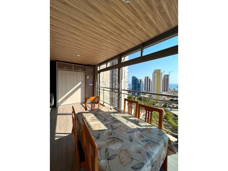 Foto dd94ffce-4970-495a-b5e6-2a1efca53138. Rent flat in calle presidente adolfo suarez 20 in Benidorm