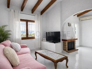 Rent Semi detached house  Calle estrella polar. Chalet adosado en alquiler de larga estancia en el albir