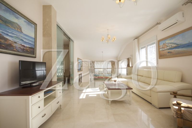 Foto 2a266792-9e68-4831-9088-1af44bd77890. Casa amb piscina a Altea ciudad Altea
