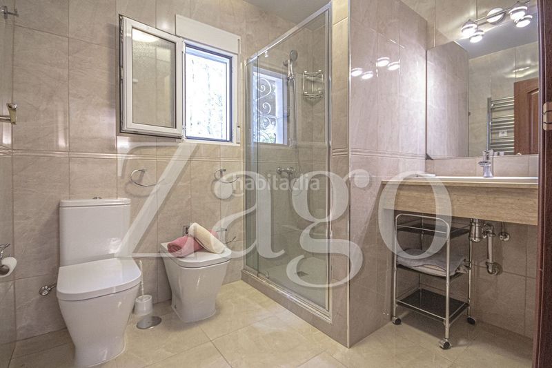 Foto 580b38eb-e1ce-4a75-b2a0-746d9684443e. Casa amb piscina a Altea ciudad Altea