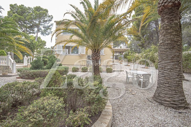 Foto 59a4be2c-70c9-494a-aca6-d40c499a2320. Casa amb piscina a Altea ciudad Altea