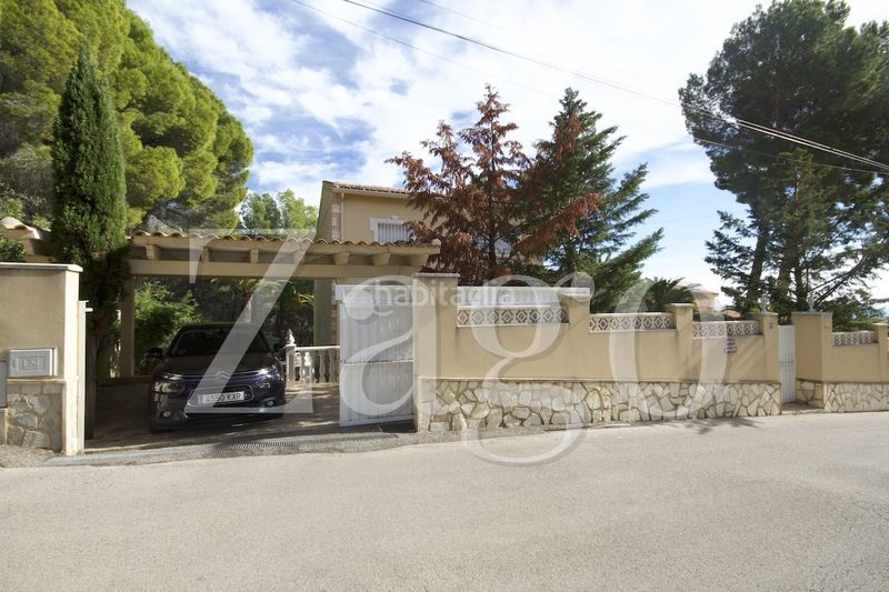 Foto bed00fbe-528d-430d-8438-b4dde0a8b6fe. Casa amb piscina a Altea ciudad Altea