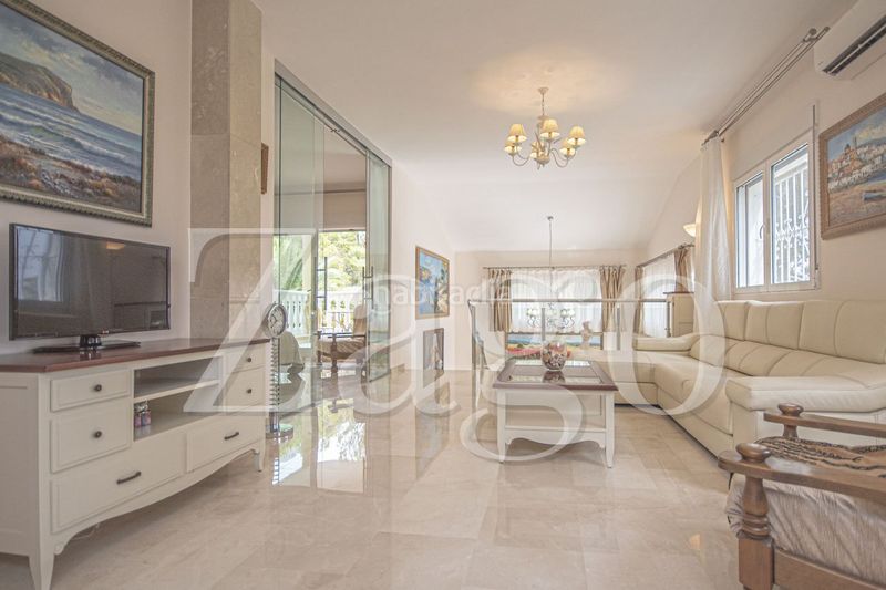 Foto fcfd50b3-a22e-4921-8904-3b27a88678af. Casa amb piscina a Altea ciudad Altea