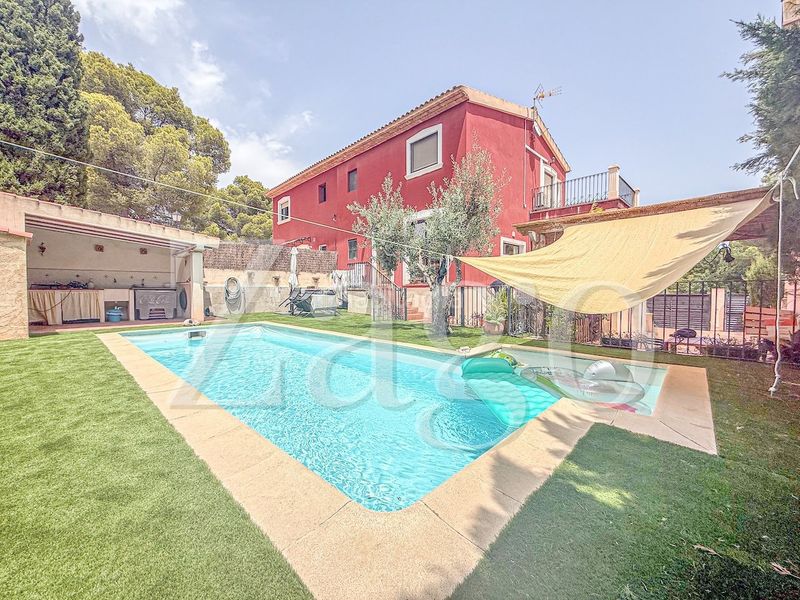 Foto 60b1669f-8eb3-4551-945e-df38ff25c057. Casa amb aparcament piscina a Pueblo-Ubanizaciones Alfàs del Pi (l´)