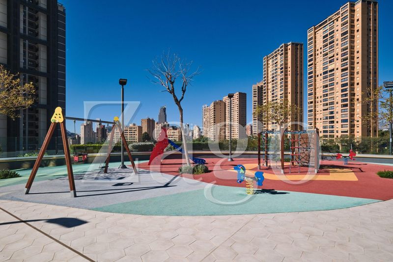 Foto 24eb8d52-54e0-4205-b38e-0444d8701a95. Apartament amb aparcament a Levante Alto Benidorm