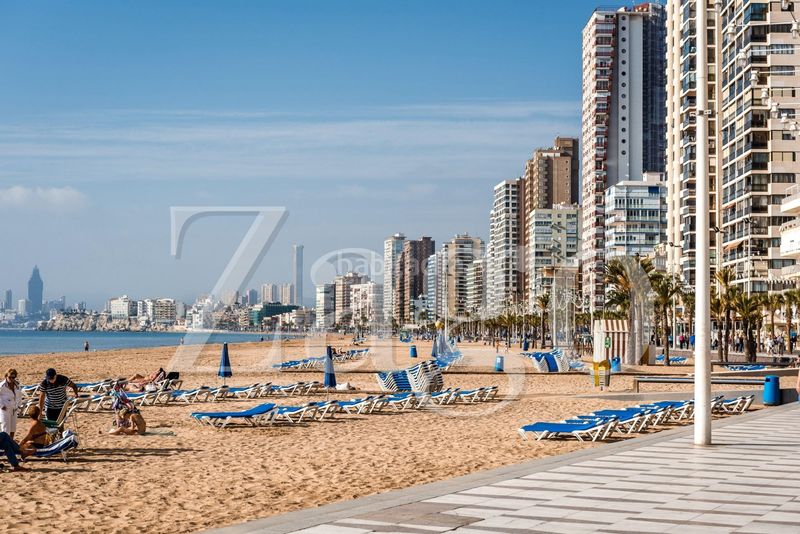 Foto 7844726a-e178-4d76-b40b-fafb05b1484a. Apartament amb aparcament a Levante Alto Benidorm