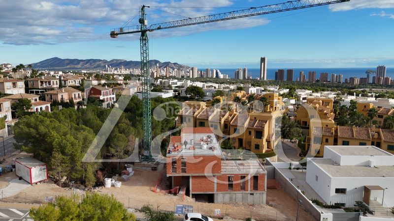 Foto edc2c5a8-1164-4a69-a5b2-2ead15961f34. Casa amb aparcament a Golf Bahía Finestrat
