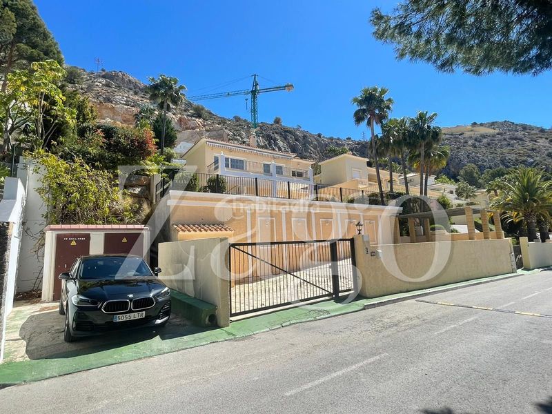 Foto 045cb39f-474a-43f5-a2a0-8e3a99fb3c5b. Casa amb aparcament a Mascarat Altea