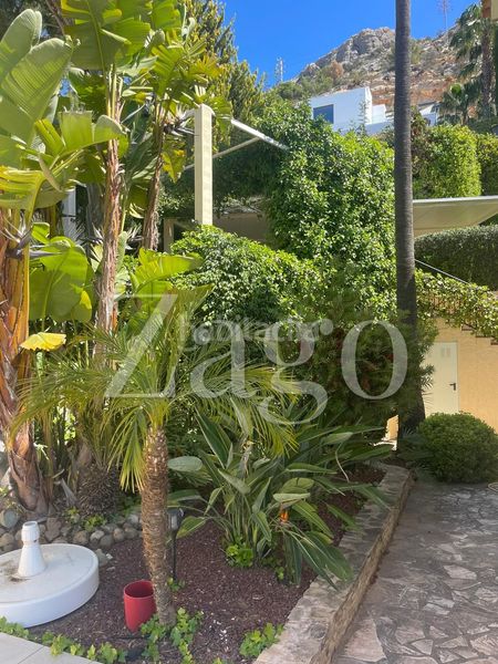 Foto 1e3e654b-2b53-4307-8ef7-43c9750b1c68. Casa amb aparcament a Mascarat Altea