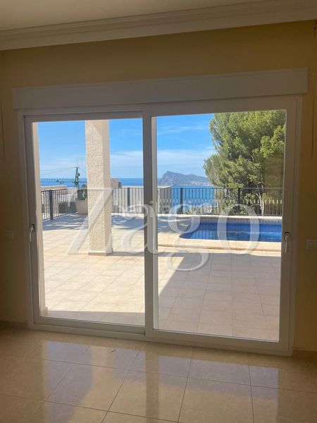 Foto f4db8c60-c9dc-466e-b614-8a5369b83fb2. Casa amb aparcament a Mascarat Altea