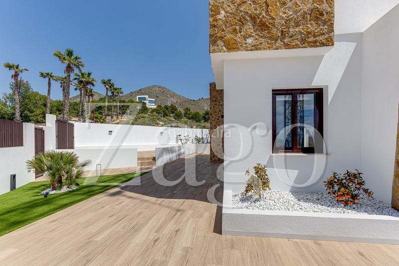 Foto b060a5cc-7913-4767-801a-58a33d838dd5. Casa amb aparcament a Golf Bahía Finestrat