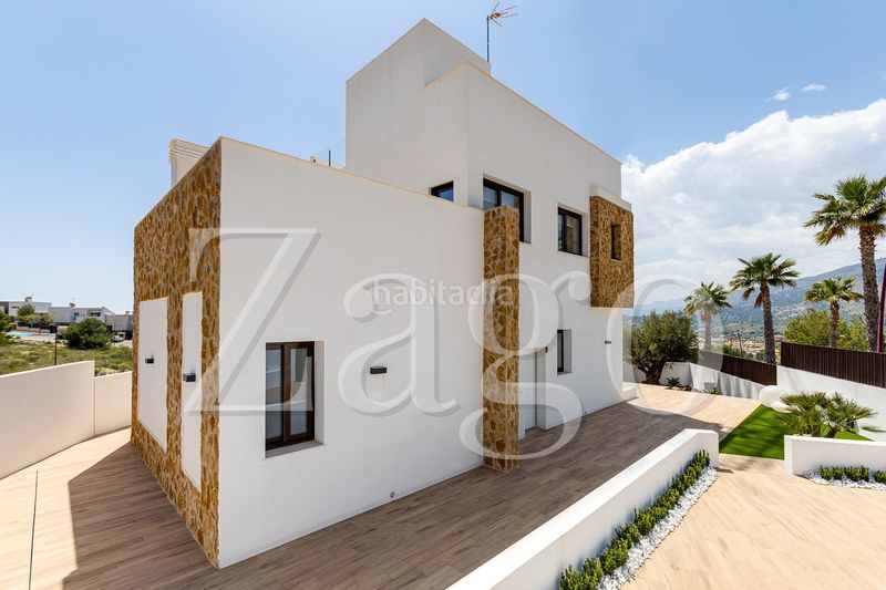 Foto 050d55b5-bcde-4623-9e35-b6e97bf4c113. Casa amb aparcament a Golf Bahía Finestrat
