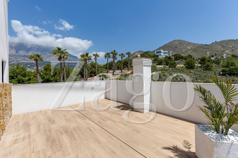 Foto 1c7f0b86-b615-45c7-a7aa-872600875e04. Casa amb aparcament a Golf Bahía Finestrat