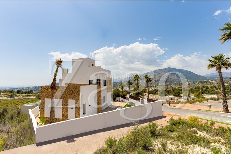 Foto ac4b03a3-c347-468b-885f-11035ca078b5. Casa amb aparcament a Golf Bahía Finestrat