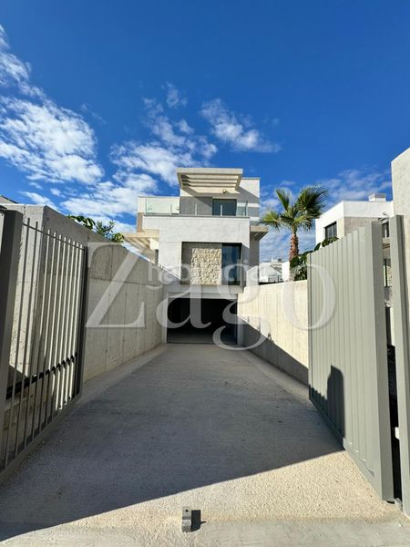 Foto 21f25242-8603-4812-bfb9-fd45e45f8a31. Casa amb aparcament a Golf Bahía Finestrat