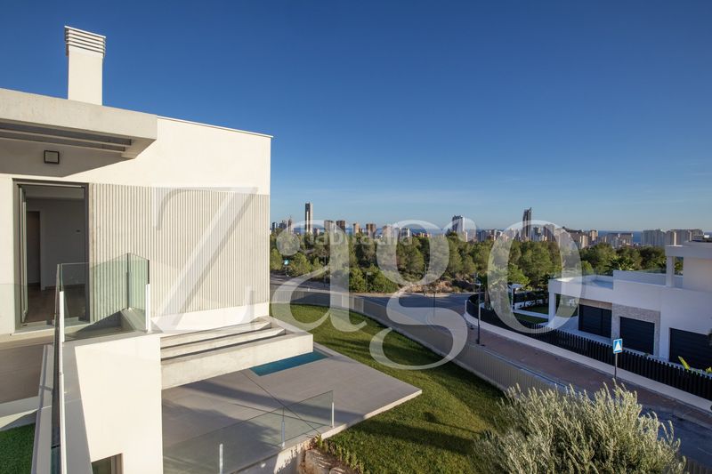 Foto b4d7eb99-675d-48e7-b421-dd8ac0b4bf43. Casa amb aparcament a Golf Bahía Finestrat
