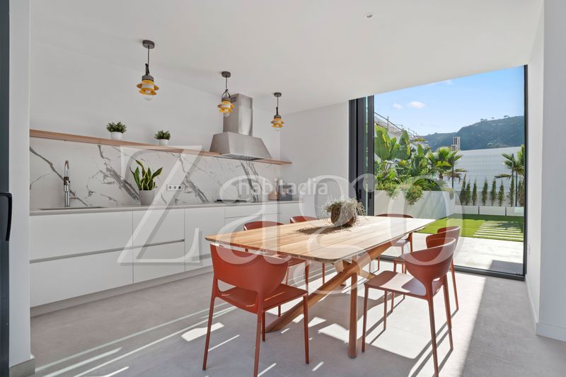 Foto 9b3809c2-83f0-4609-8e25-62ac5eb5e3e9. Casa amb aparcament a Sierra Helada Benidorm