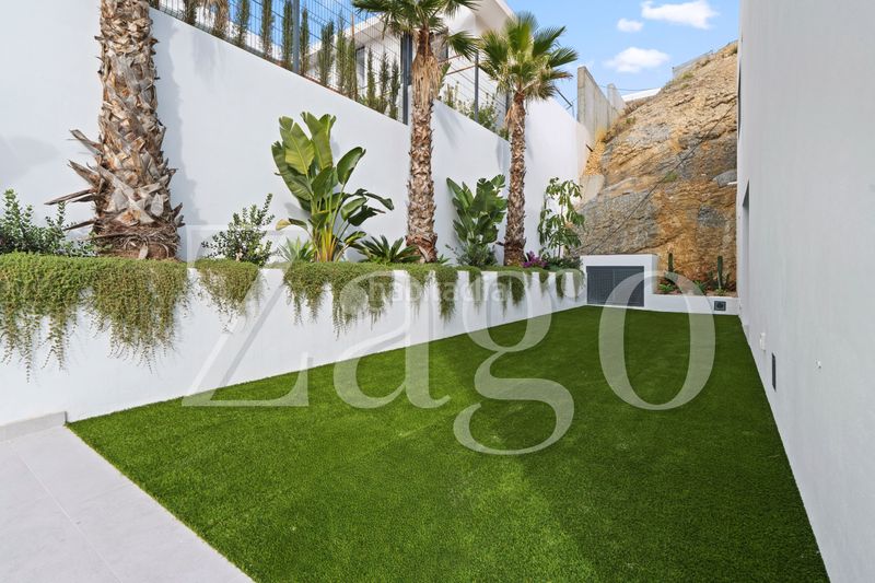 Foto d5671424-9222-4083-b308-d70953443e49. Casa amb aparcament a Sierra Helada Benidorm