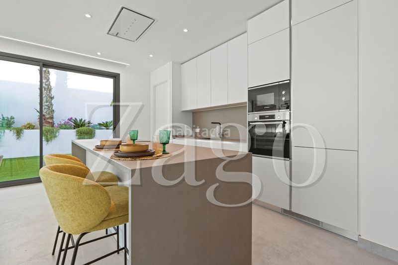 Foto f73b0d7b-88c1-4da6-9abb-57fef52eb67c. Casa amb aparcament a Sierra Helada Benidorm