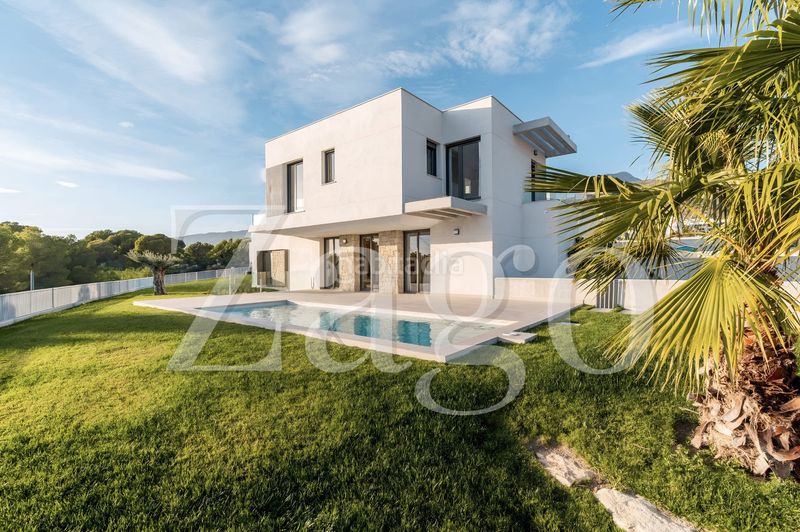 Foto 862e900b-0148-4523-b5b3-e6f72f633054. Casa amb aparcament a Golf Bahía Finestrat