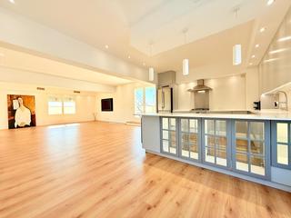 tic en Orihuela Ciudad. Impresionante tico a estrenar con terraza privada en el corazn