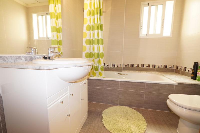 Foto fd86a717-7908-4588-9289-2b79b073efe5. Piso  listo para entrar a vivir con 2 plazas de garaje incluidas en Cox