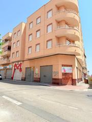 Pis  Calle antonio pinies 67. Piso de 2004 con garaje y trastero