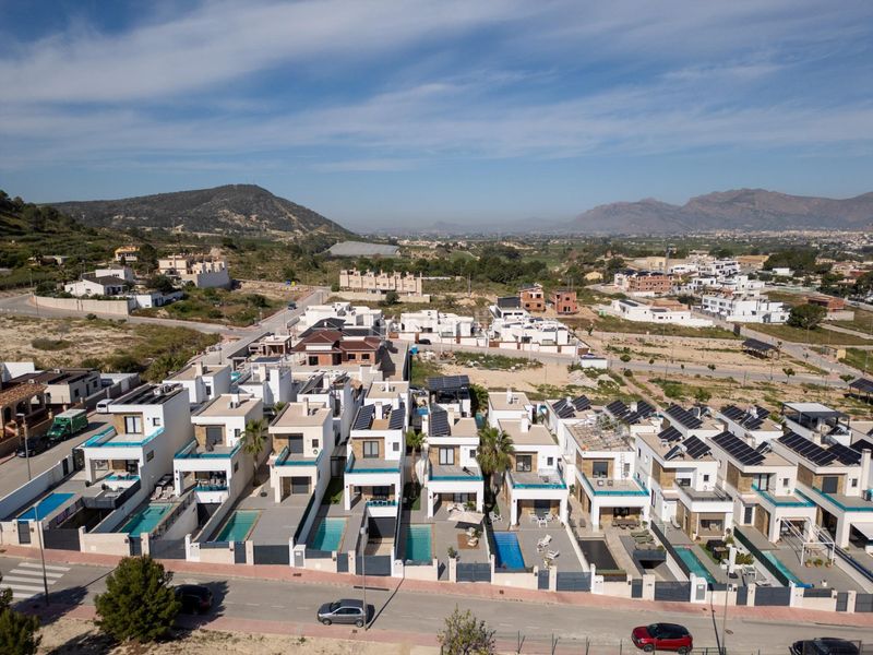 Foto 7e9bdf74-c27b-4cd5-b6bb-dafc1571839e. Xalet amb aparcament piscina a Bigastro