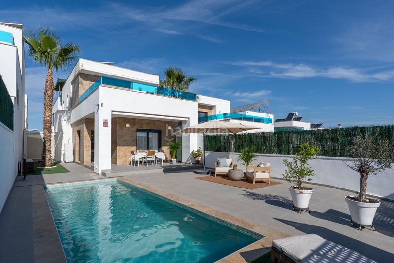 Foto 9fa570a0-9b48-471f-aa45-feb533a5f0cd. Xalet amb aparcament piscina a Bigastro