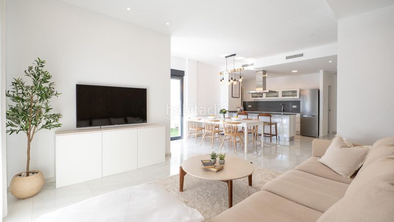 Foto c6053551-36e0-442e-ae3c-5ad307ac9ca8. Xalet amb aparcament piscina a Bigastro