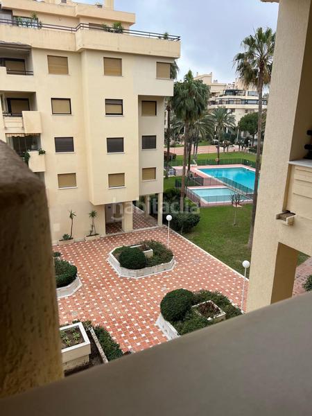 Foto bbab6e56-8d4b-4efa-94d4-01daee5e3703. Appartamento con parcheggio piscina in La Carihuela - Los Nidos Torremolinos