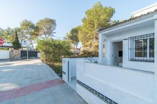 Maison à Calle calle picos de europa. Adosado de 2 dormitorios 1 baño en villamartin  orihuela costa