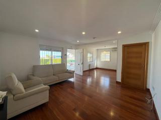 Maison jumelée  Calle de la marina. Villa pareada  en torrevieja  con piscina privada de 4 dormitori